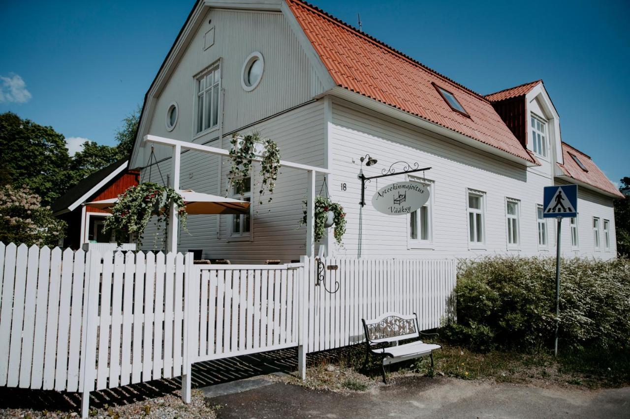Vaeaeksyn Apteekinmajoitus Buitenkant foto
